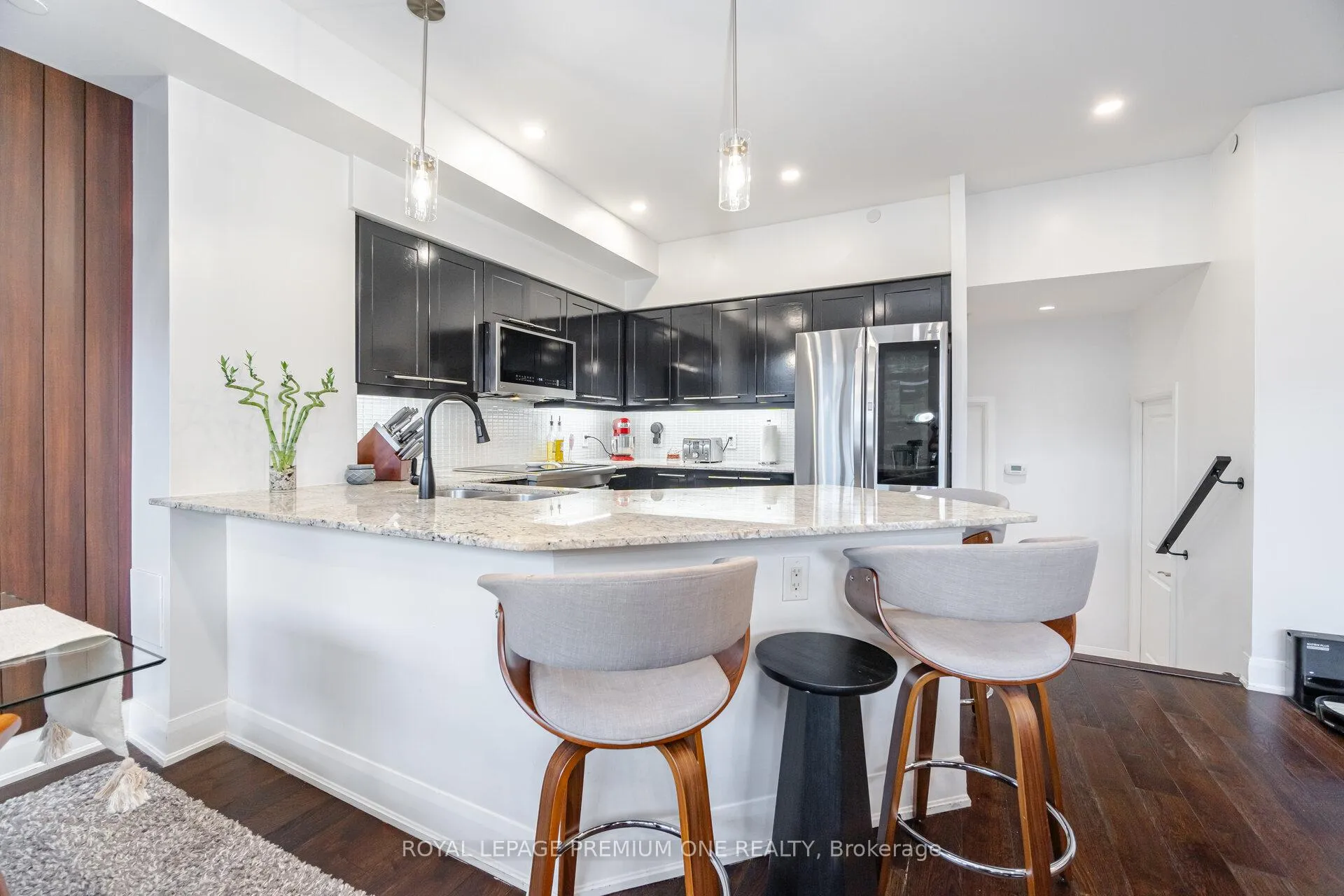 Photo 11 of Unit 107, 4700 Highway 7, Vaughan, East Woodbridge — HOMEH
