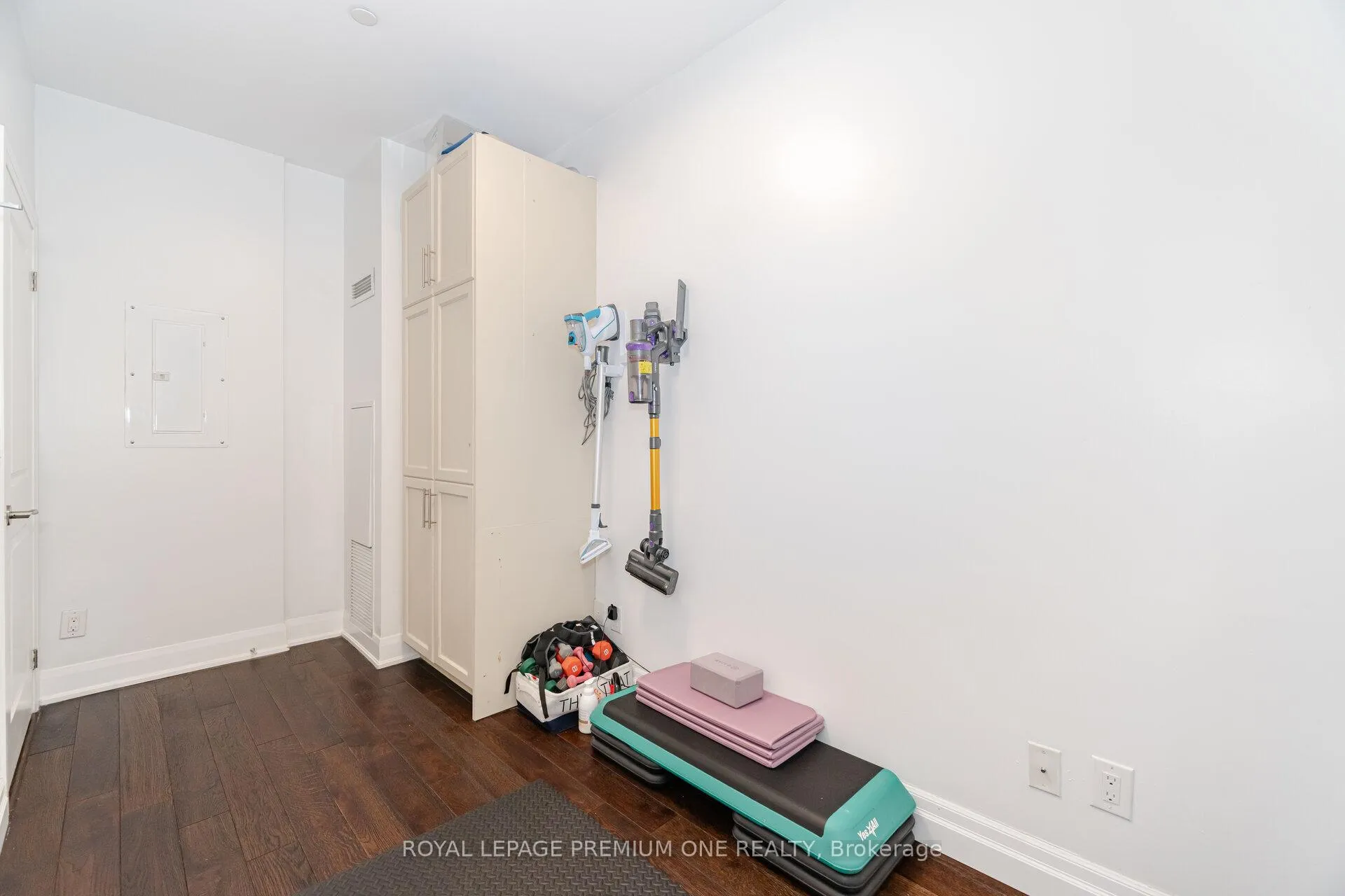 Photo 23 of Unit 107, 4700 Highway 7, Vaughan, East Woodbridge — HOMEH