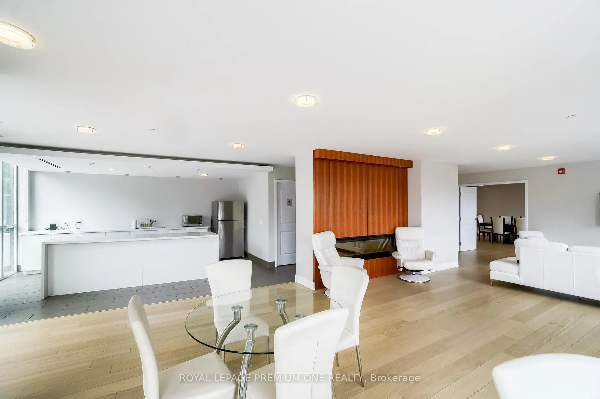 Photo 48 of Unit 107, 4700 Highway 7, Vaughan, East Woodbridge — HOMEH