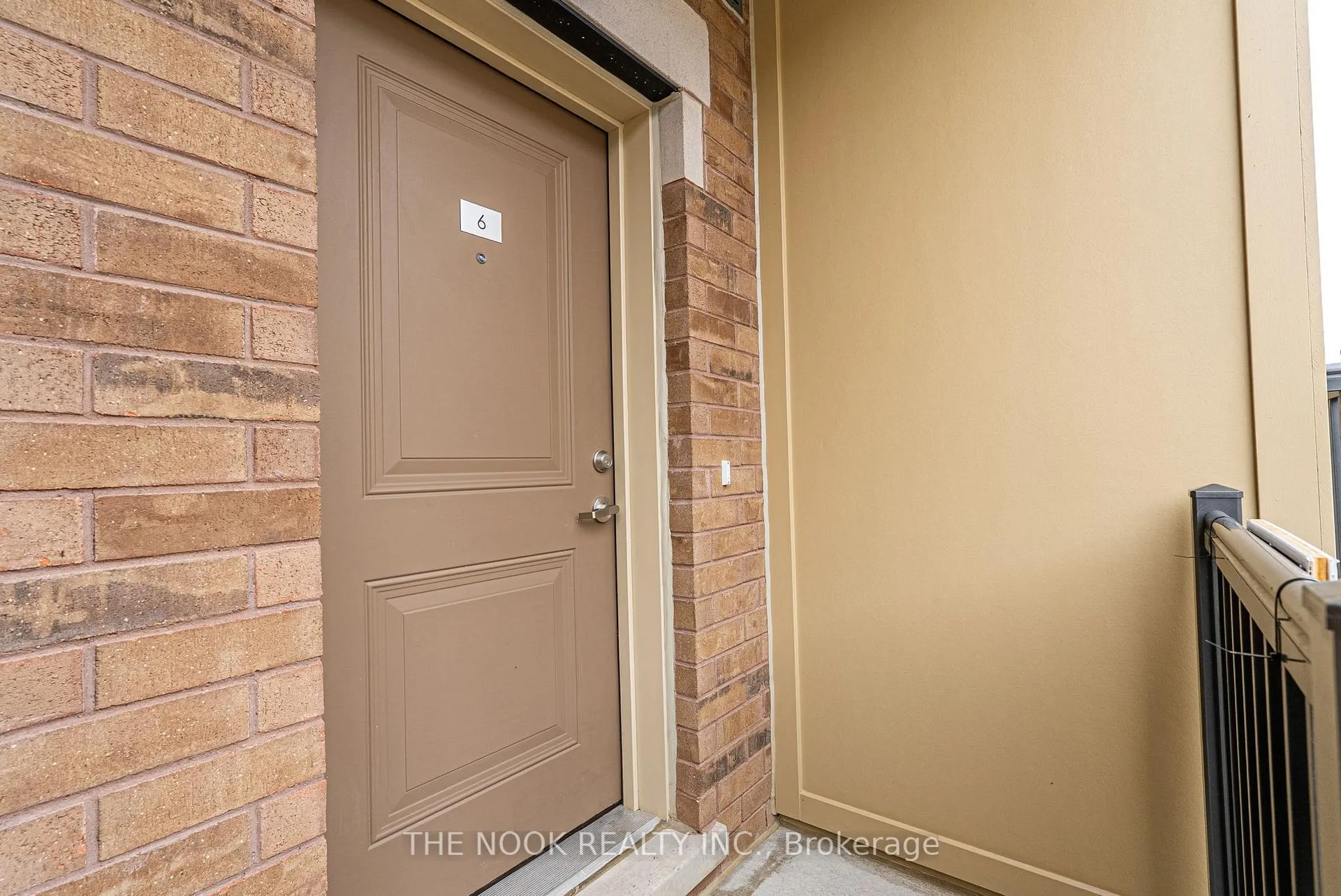 Photo 3 of Unit 6, 470 Beresford Path, Oshawa, Central — HOMEH