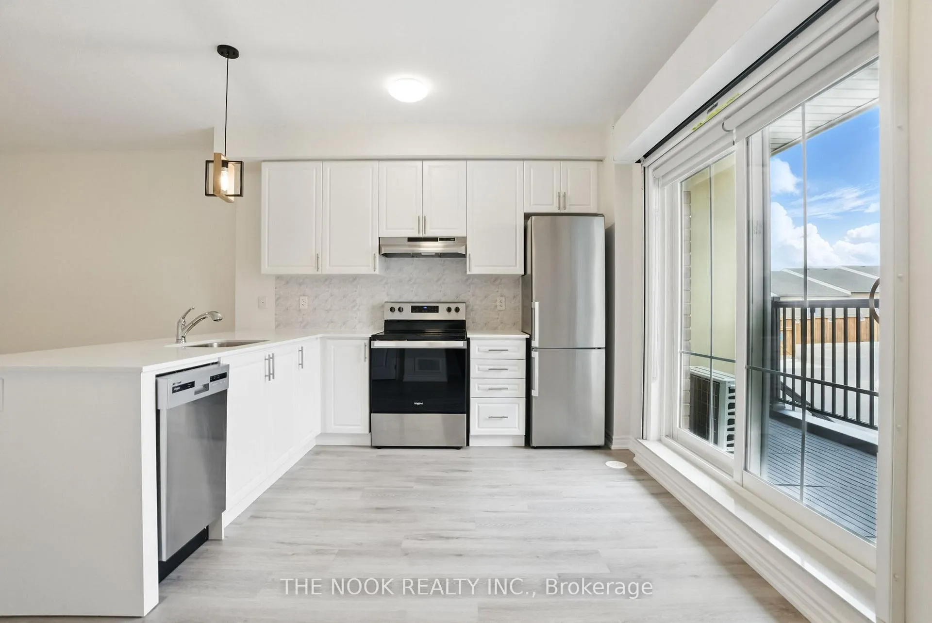 Photo 5 of Unit 6, 470 Beresford Path, Oshawa, Central — HOMEH