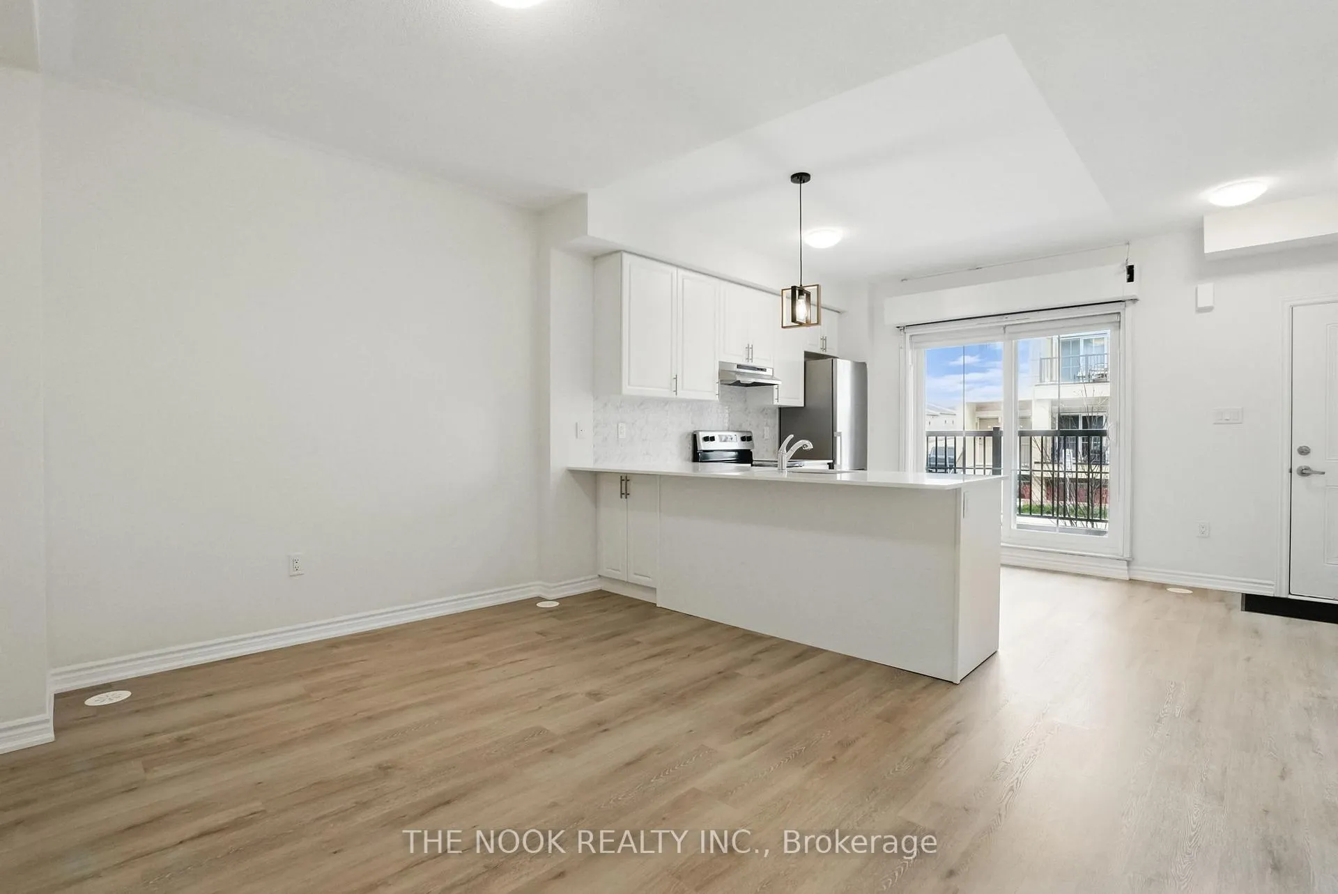 Photo 8 of Unit 6, 470 Beresford Path, Oshawa, Central — HOMEH