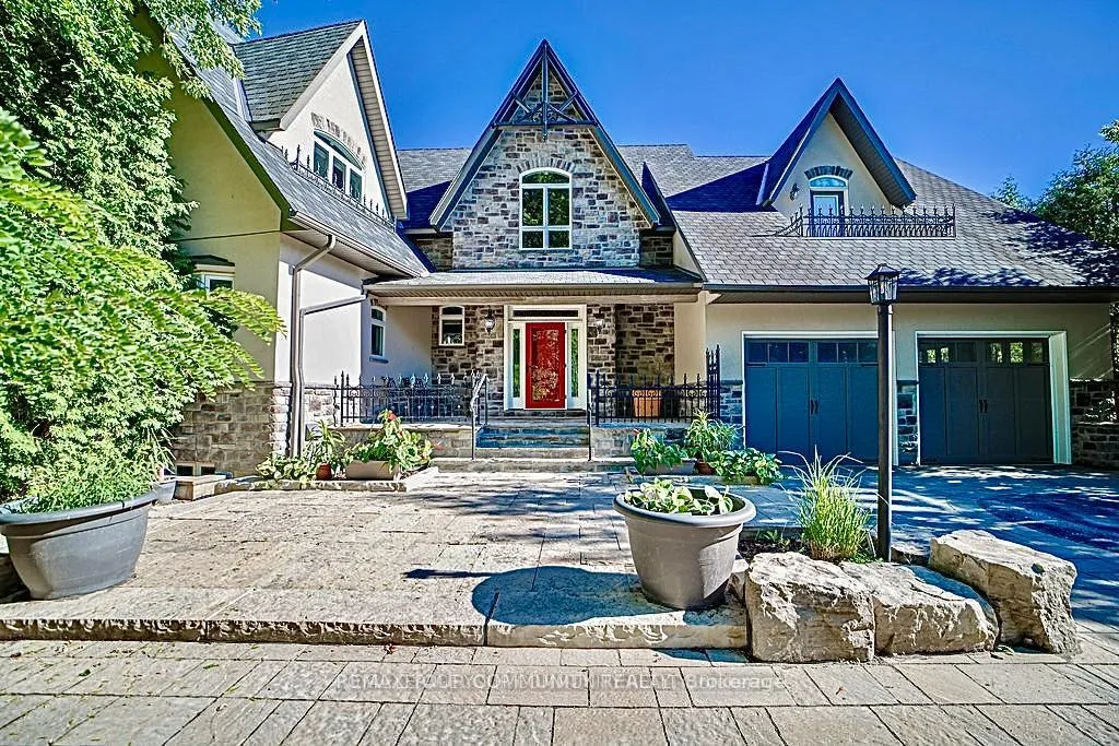 Photo of 57 Joseph Street S
