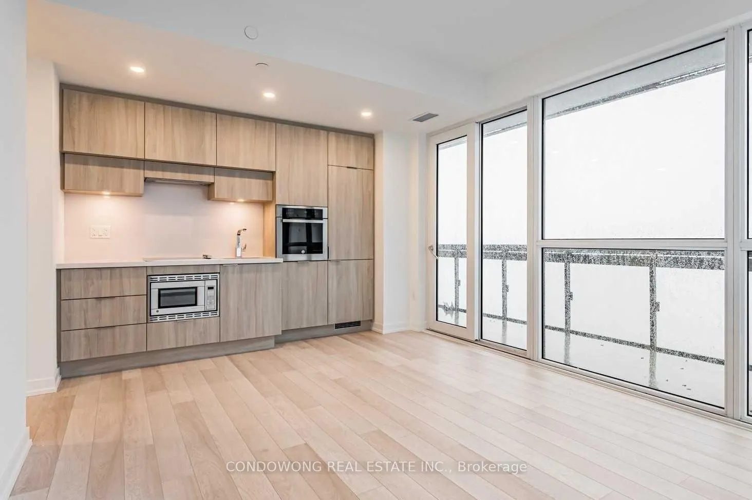 Photo 2 of Unit 4103, 39 Roehampton Avenue, Toronto, Mount Pleasant West — HOMEH