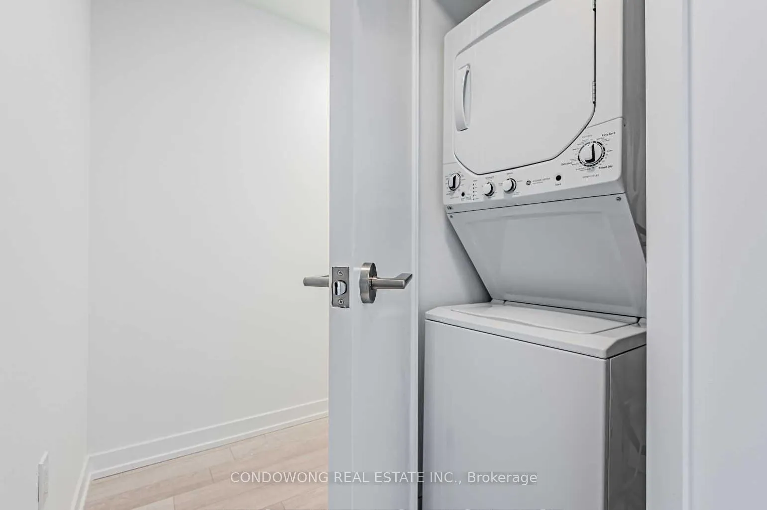 Photo 12 of Unit 4103, 39 Roehampton Avenue, Toronto, Mount Pleasant West — HOMEH