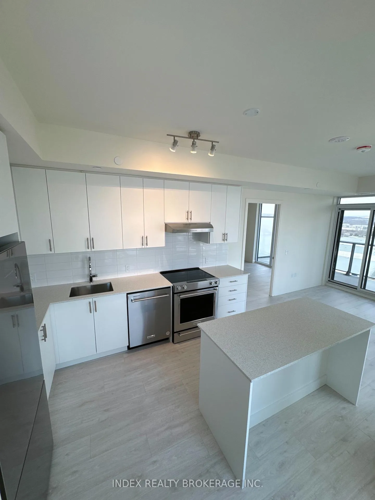 Photo 2 of Unit 2009, 8960 Jane Street, Vaughan, Vellore Village — HOMEH