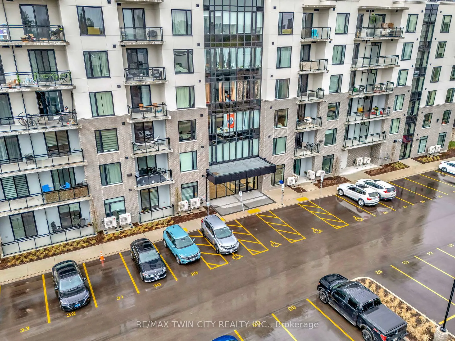Front of Unit 516, 107 Roger Street