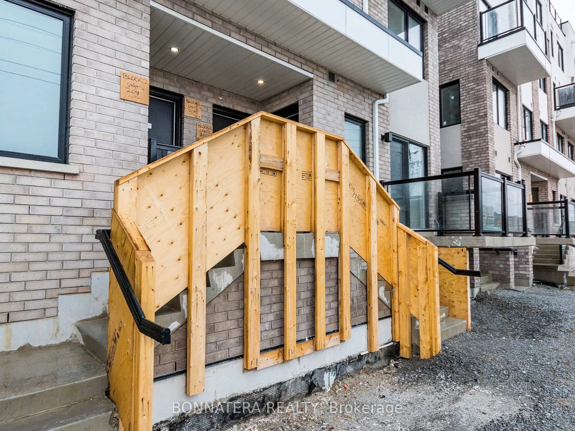 Photo 3 of Unit 303, 1695 Dersan Street, Pickering, Duffin Heights — HOMEH
