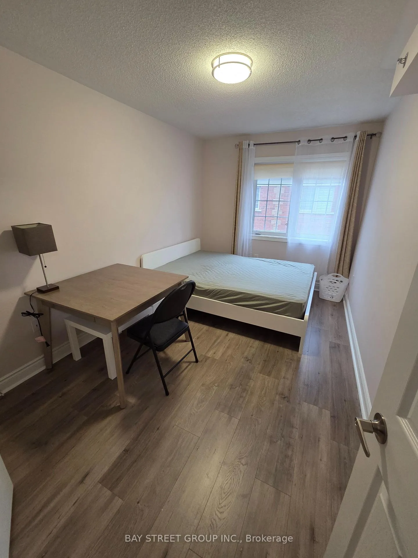 Photo 5 of 8 Brighton Place, Vaughan, Crestwood-Springfarm-Yorkhill — HOMEH