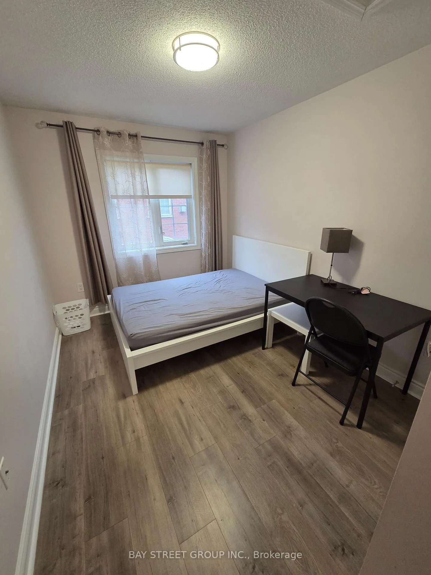 Photo 6 of 8 Brighton Place, Vaughan, Crestwood-Springfarm-Yorkhill — HOMEH
