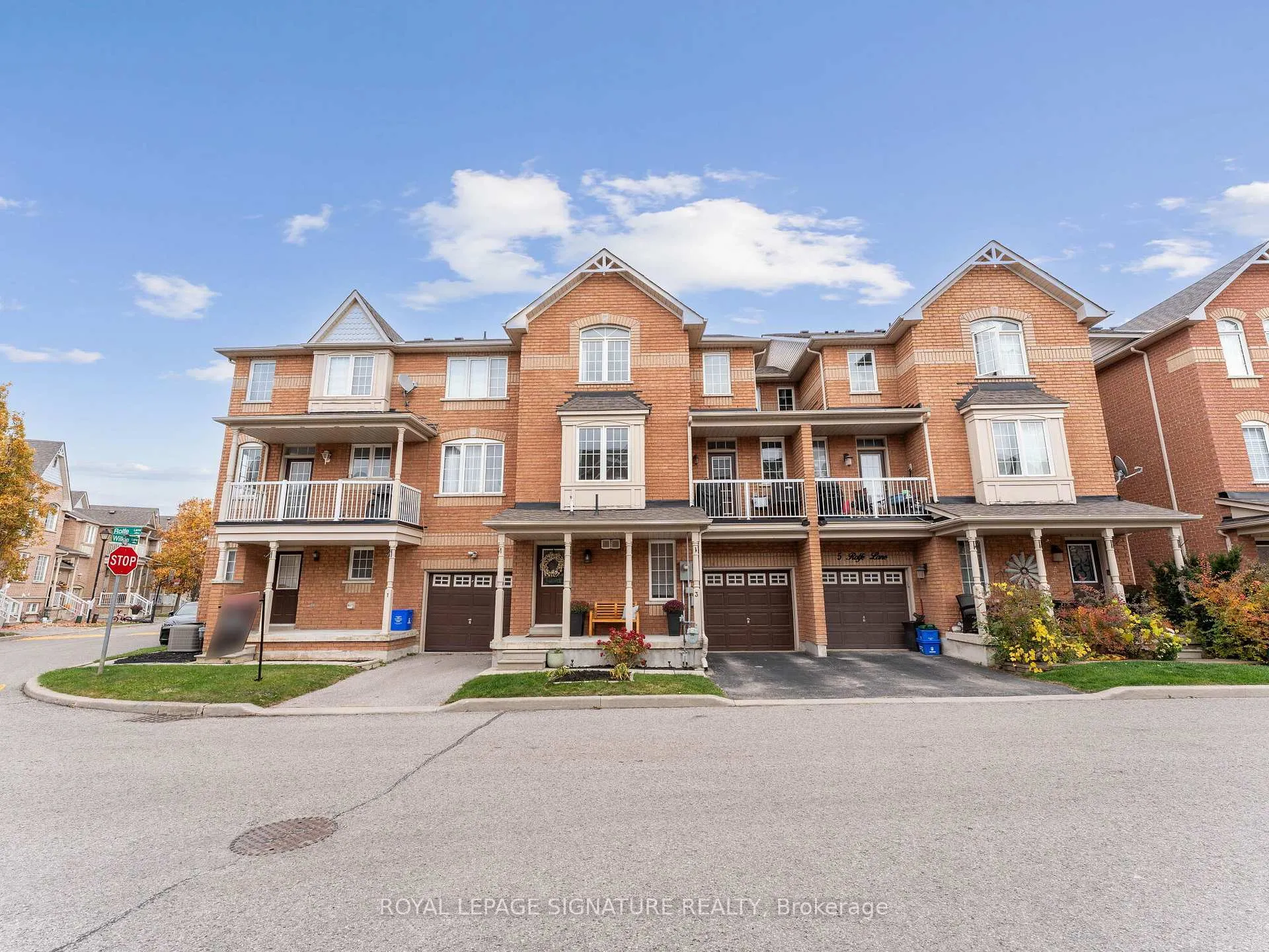 Photo 2 of 3 Rolfe Lane, Ajax, South East — HOMEH