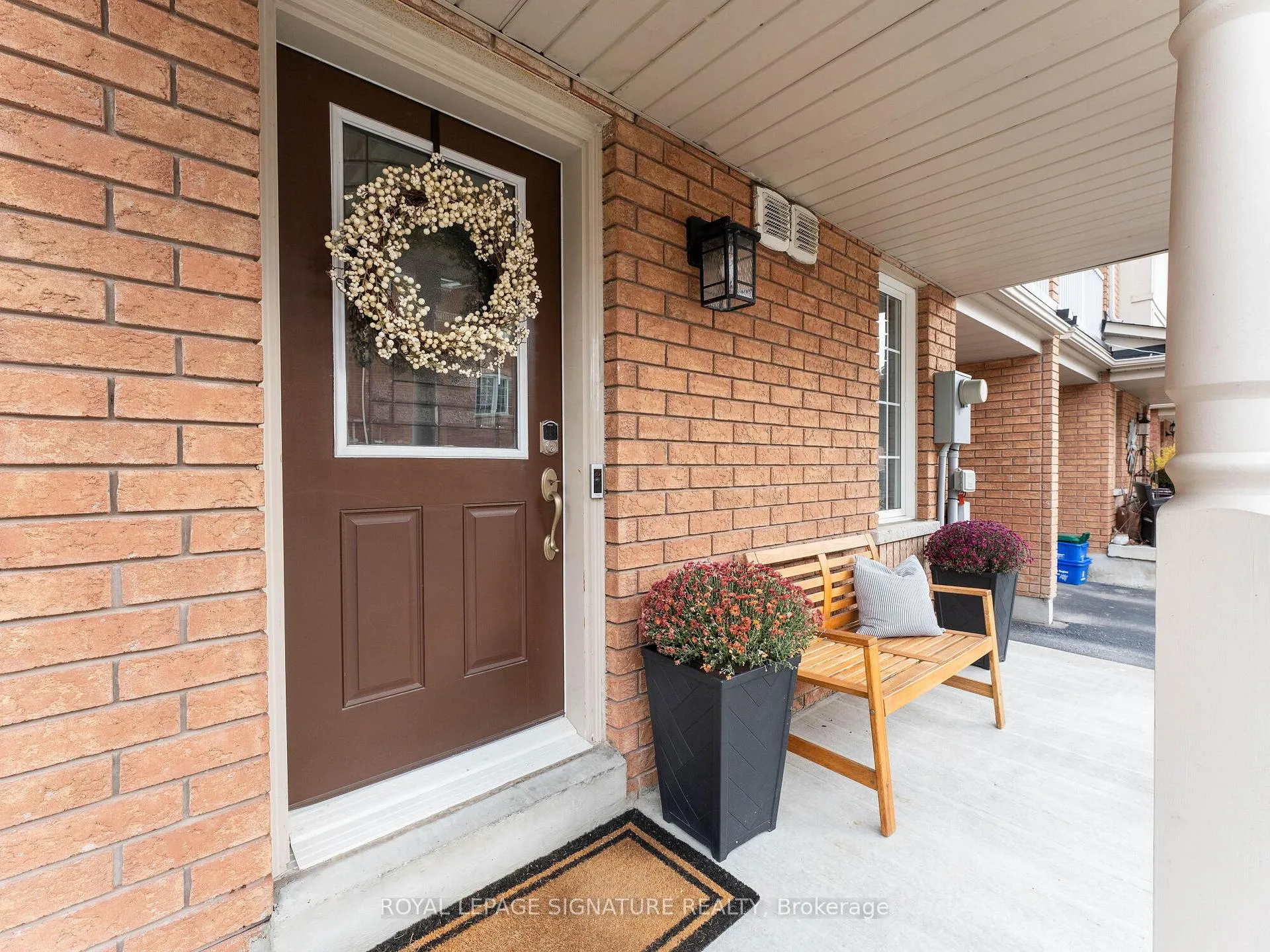 Photo 3 of 3 Rolfe Lane, Ajax, South East — HOMEH