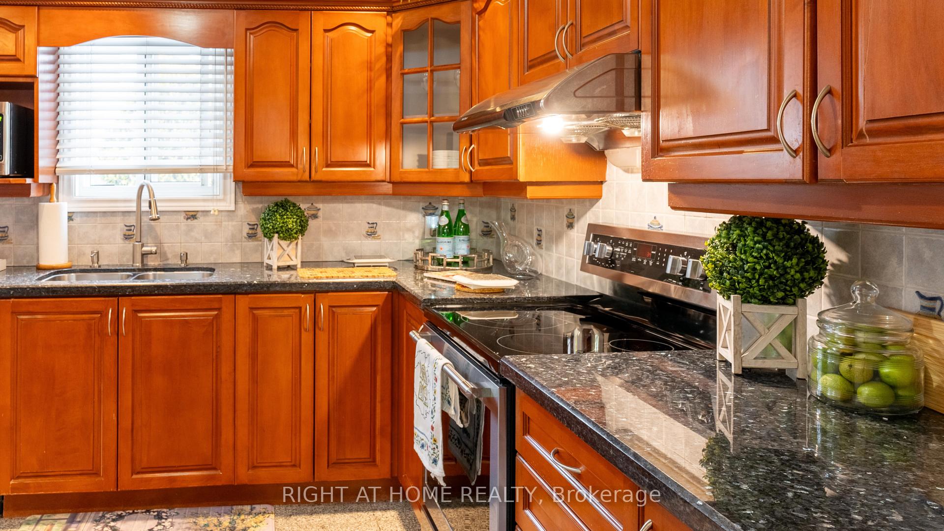Photo 9 of 12 Griffiths Drive, Ajax, Central West — HOMEH