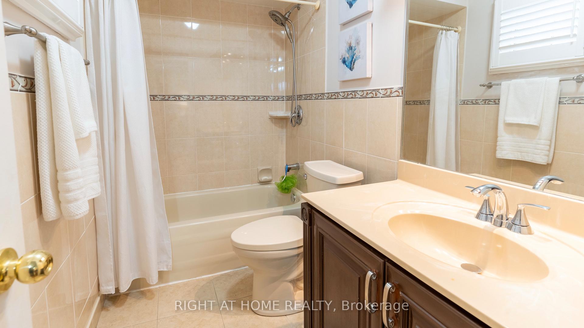 Photo 23 of 12 Griffiths Drive, Ajax, Central West — HOMEH