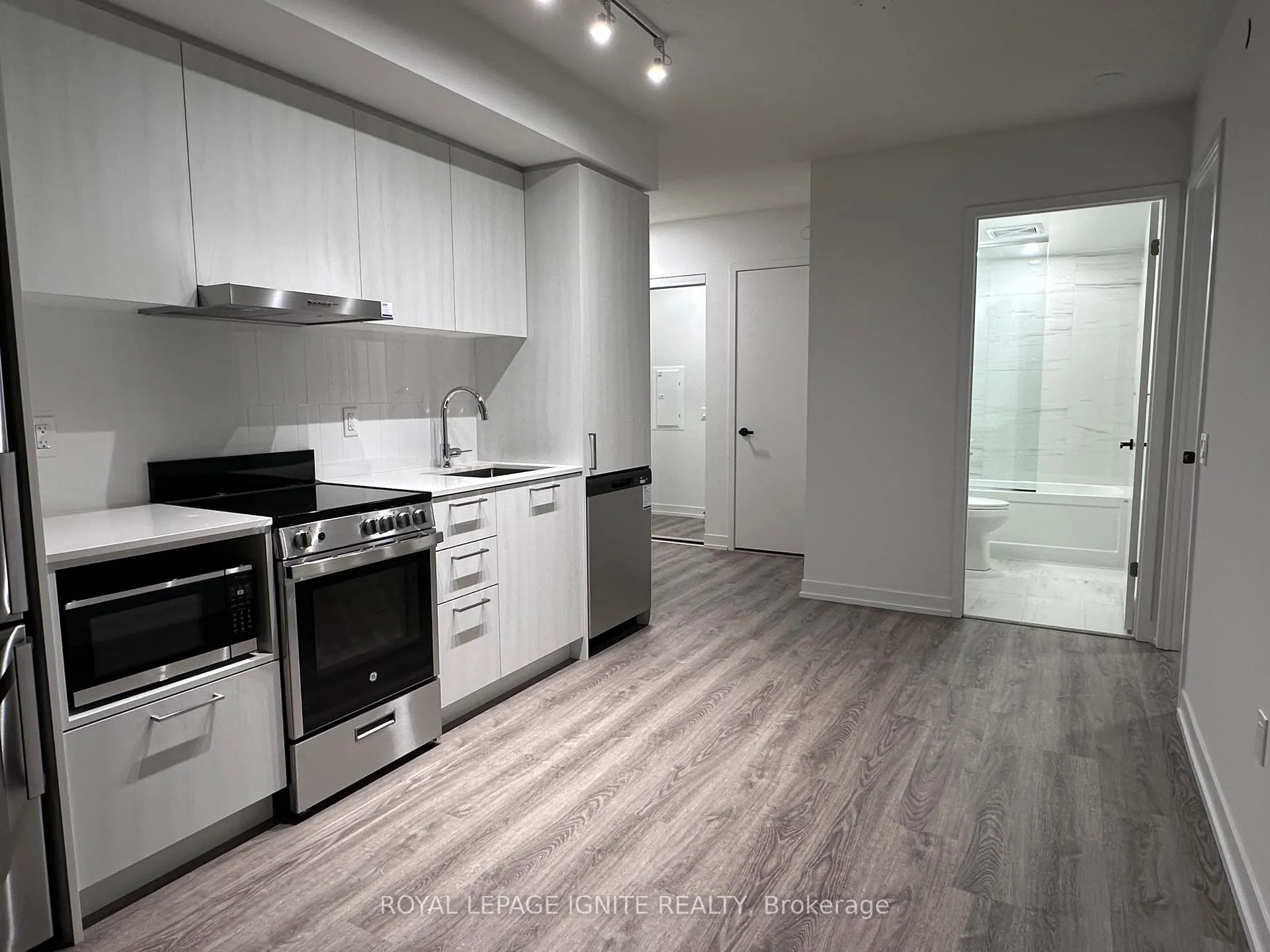 Photo 9 of Unit 503, 195 Commerce Street, Vaughan, Vaughan Corporate Centre — HOMEH