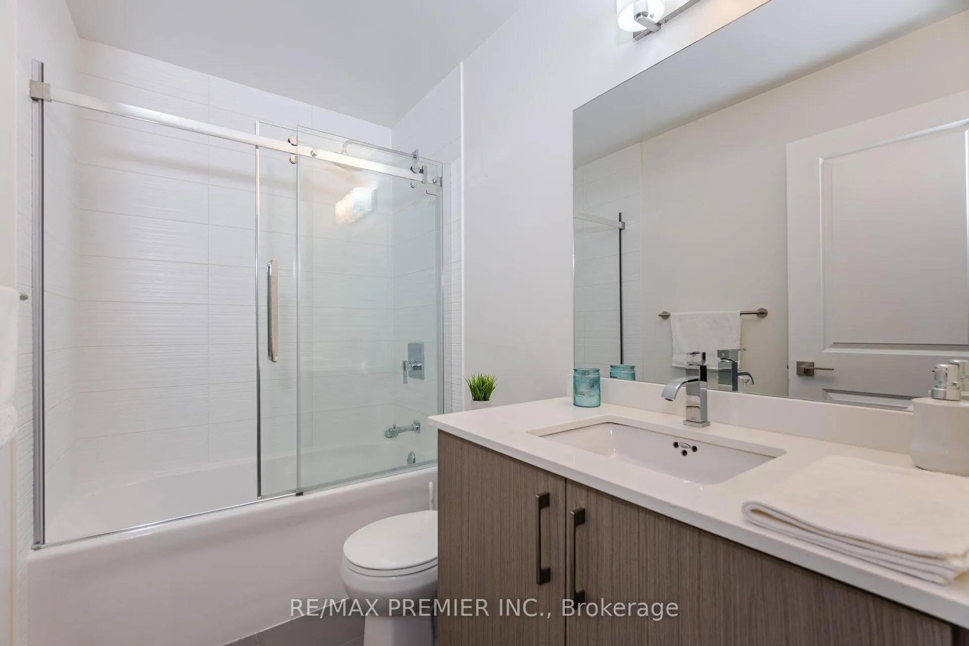 Photo 20 of Unit 3205, 3600 Highway 7, Vaughan, Vaughan Corporate Centre — HOMEH
