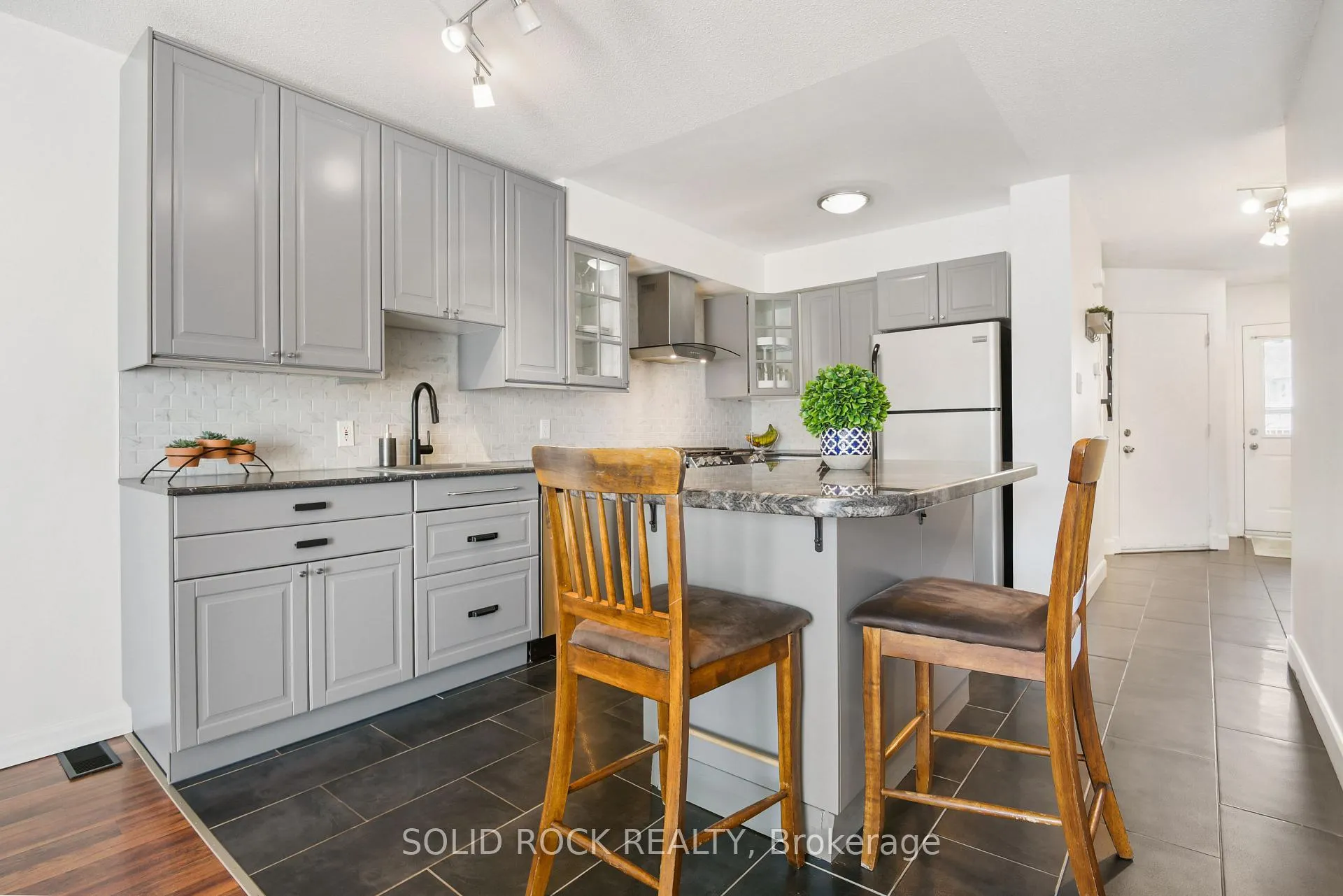 Photo 6 of 50 Spruce Crescent, Arnprior — HOMEH
