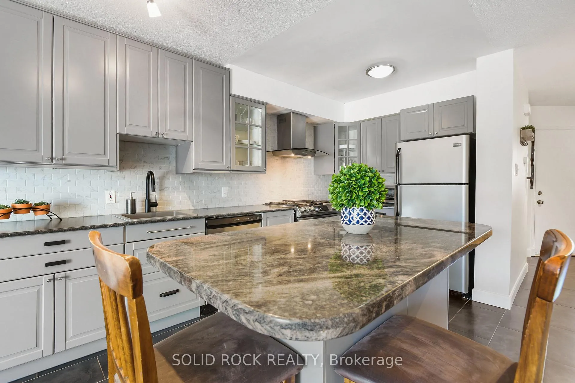 Photo 8 of 50 Spruce Crescent, Arnprior — HOMEH