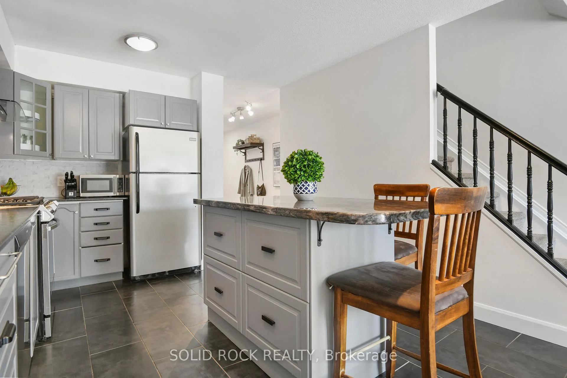 Photo 10 of 50 Spruce Crescent, Arnprior — HOMEH