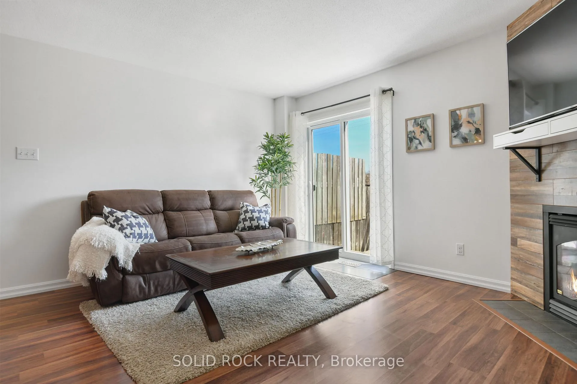 Photo 14 of 50 Spruce Crescent, Arnprior — HOMEH