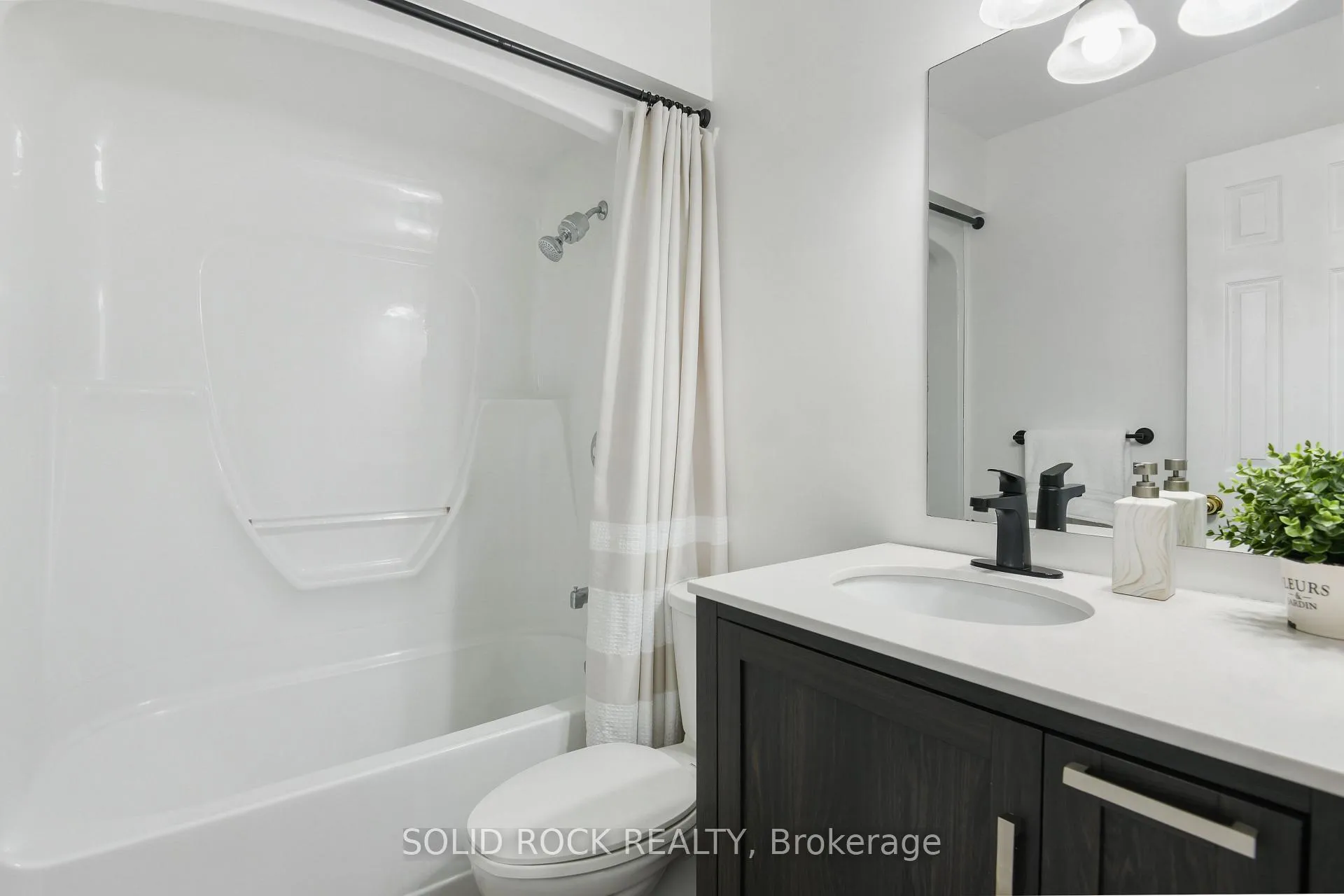 Photo 24 of 50 Spruce Crescent, Arnprior — HOMEH