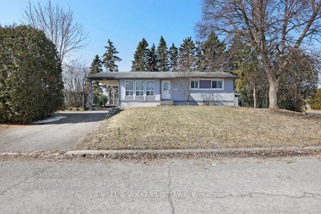 Photo 1 of 424 Phoenix Crescent, Ottawa, Bilberry Creek/Queenswood Heights — HOMEH