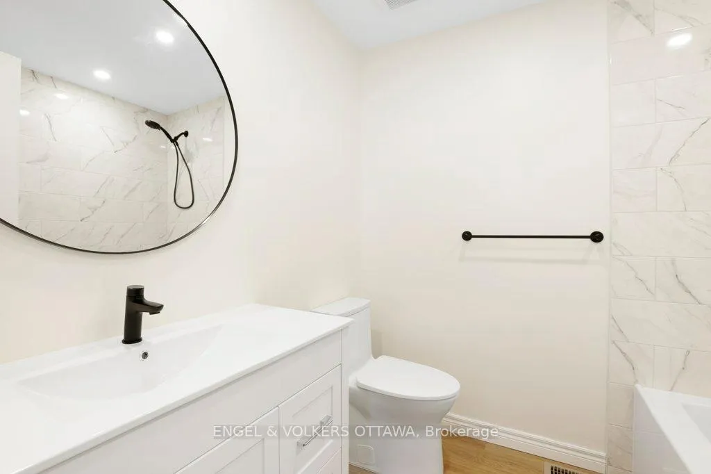Photo 27 of 424 Phoenix Crescent, Ottawa, Bilberry Creek/Queenswood Heights — HOMEH