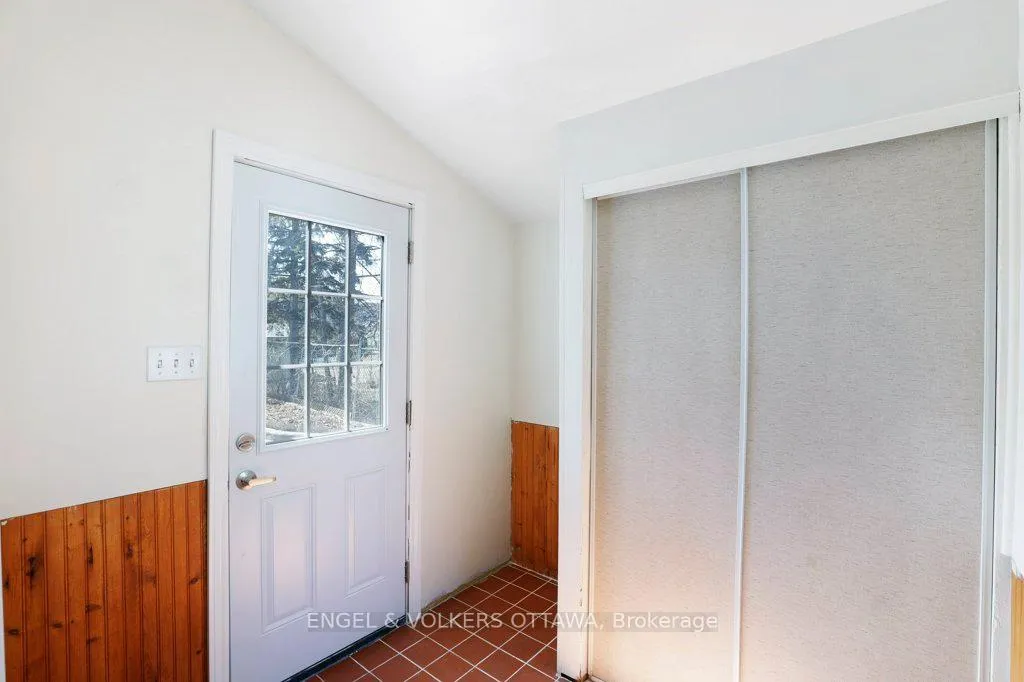Photo 36 of 424 Phoenix Crescent, Ottawa, Bilberry Creek/Queenswood Heights — HOMEH