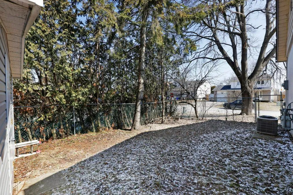 Photo 41 of 424 Phoenix Crescent, Ottawa, Bilberry Creek/Queenswood Heights — HOMEH