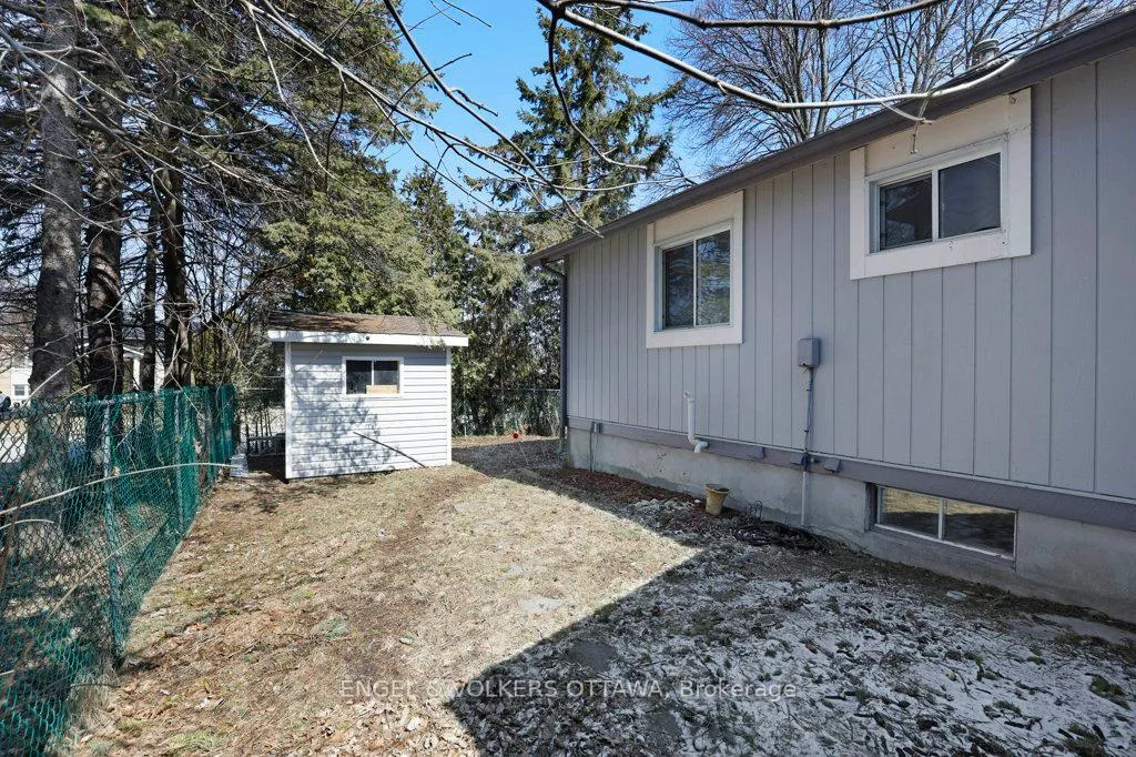 Photo 43 of 424 Phoenix Crescent, Ottawa, Bilberry Creek/Queenswood Heights — HOMEH