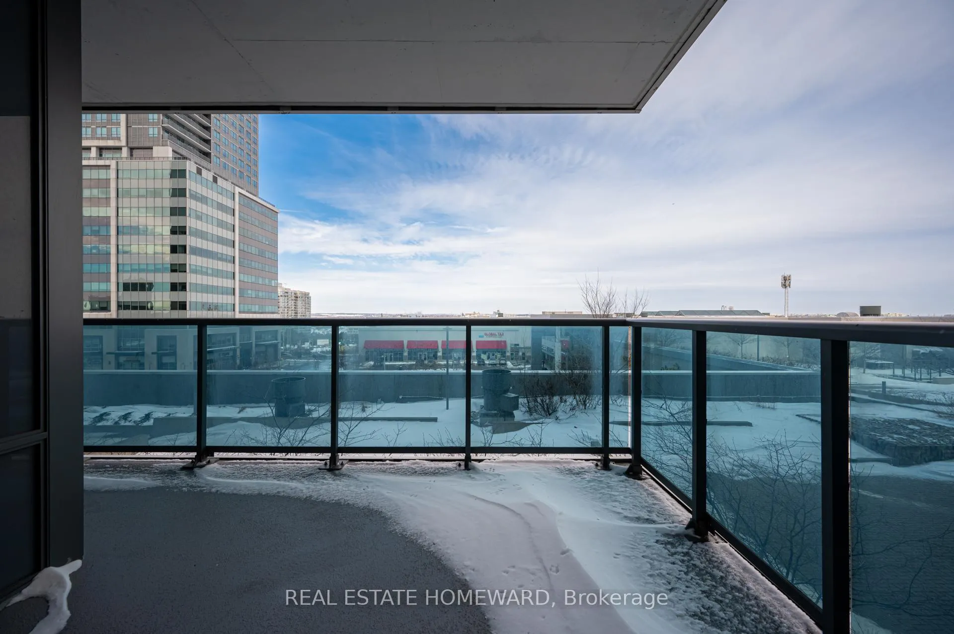 Photo 22 of Unit 402, 7165 Yonge Street, Markham, Thornhill — HOMEH