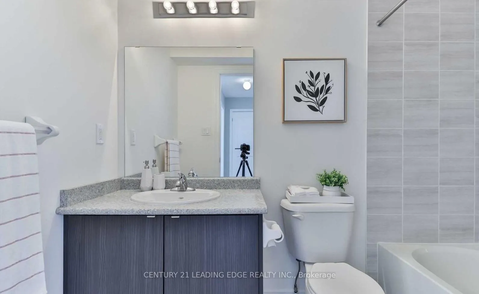 Photo 11 of Unit 34, 2560 William Jackson Drive, Pickering, Duffin Heights — HOMEH