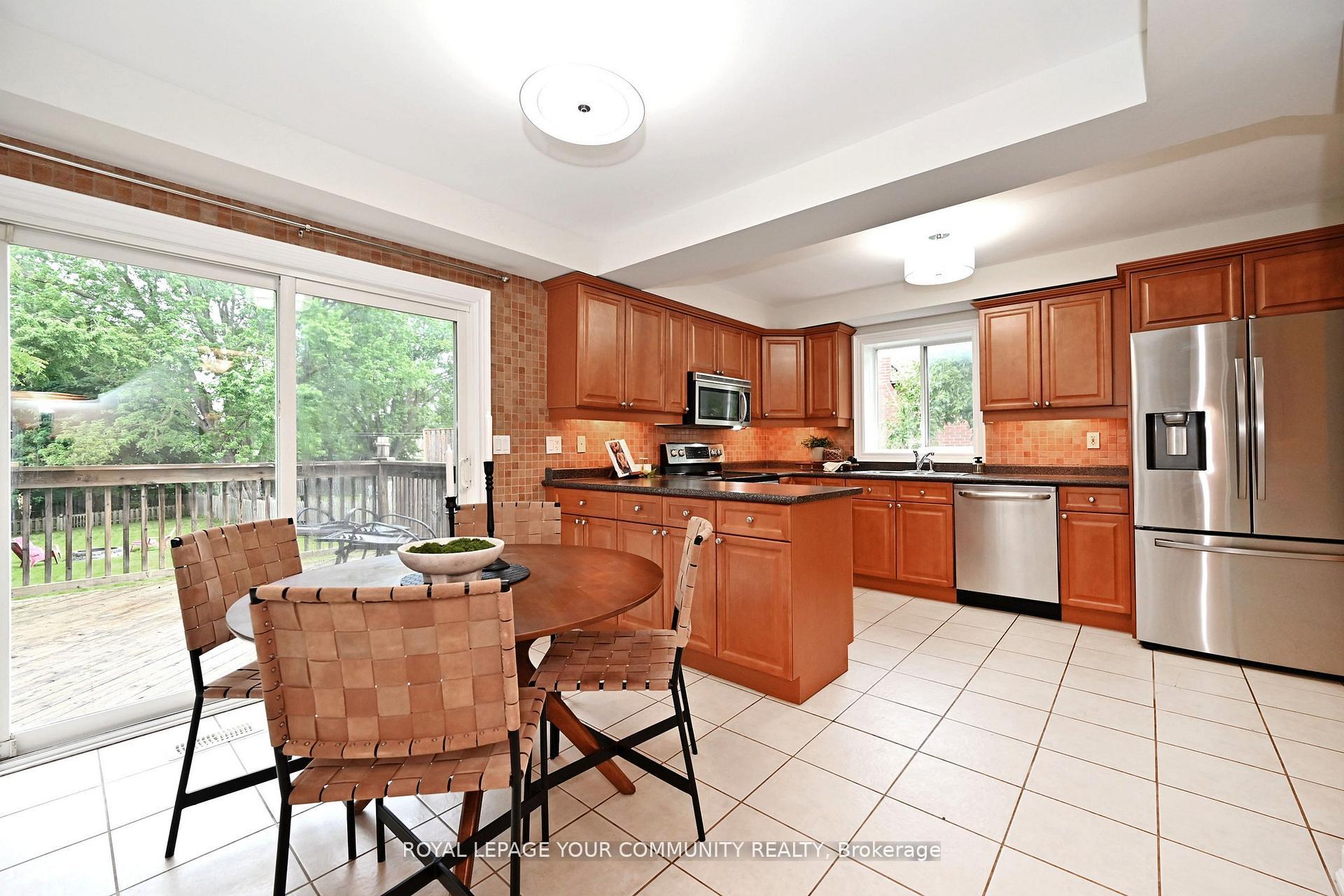 Photo 12 of 50 The Queensway, Georgina, Keswick North — HOMEH