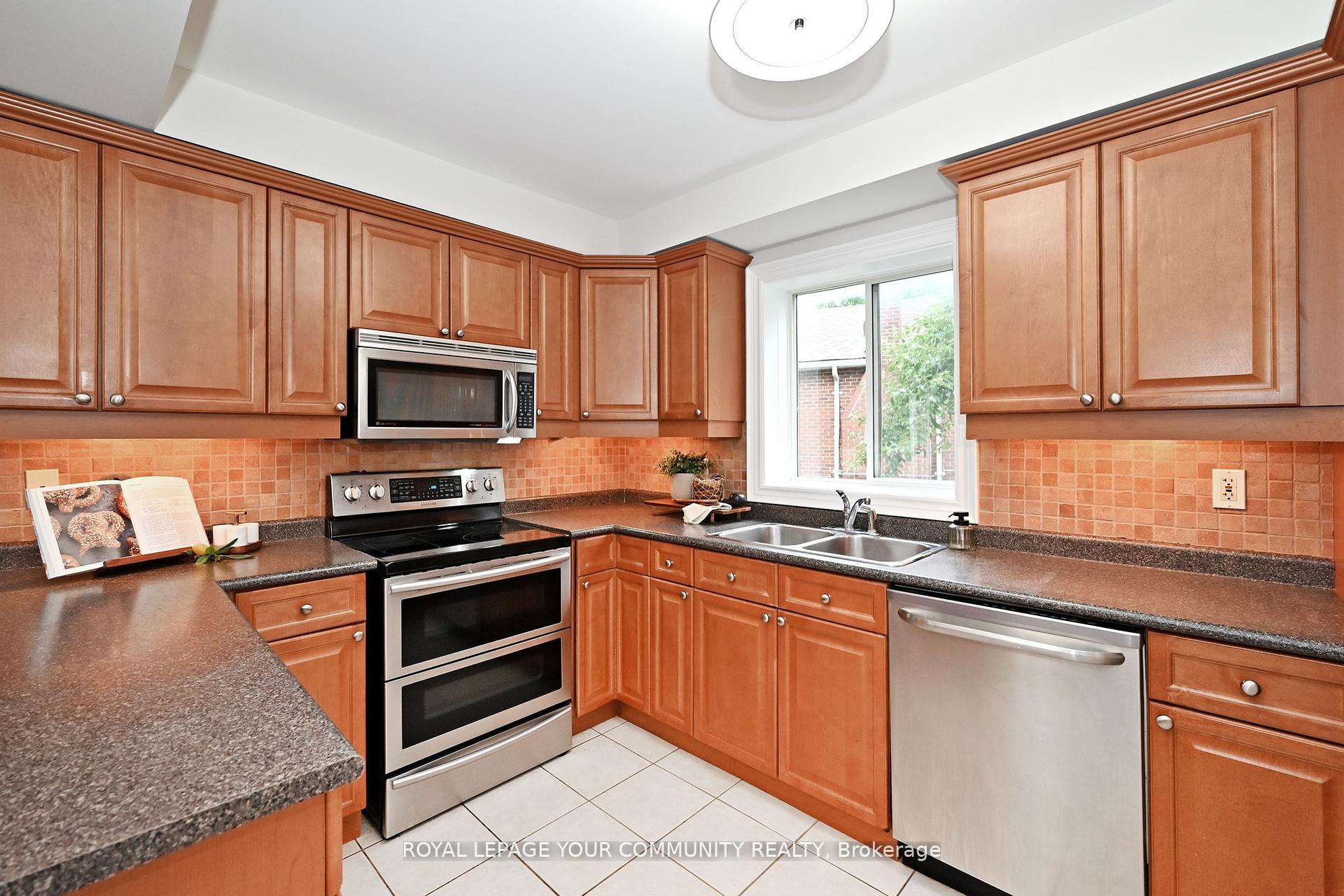 Photo 15 of 50 The Queensway, Georgina, Keswick North — HOMEH