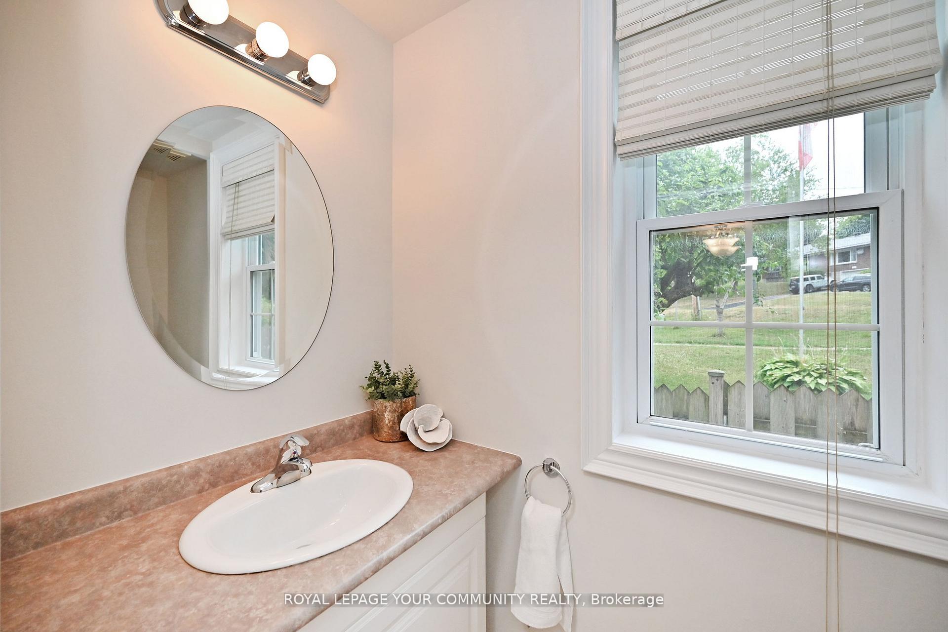 Photo 19 of 50 The Queensway, Georgina, Keswick North — HOMEH