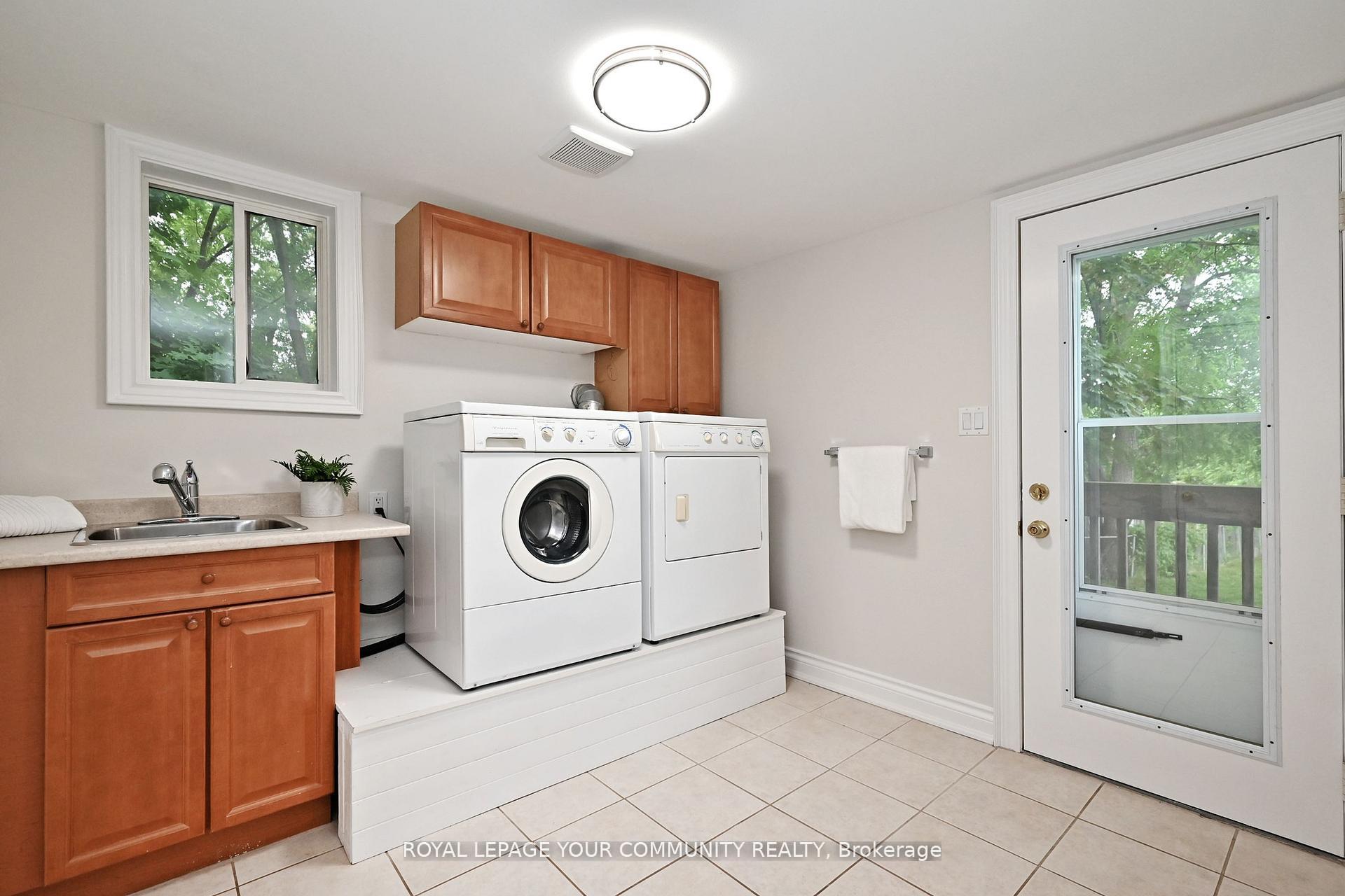 Photo 20 of 50 The Queensway, Georgina, Keswick North — HOMEH