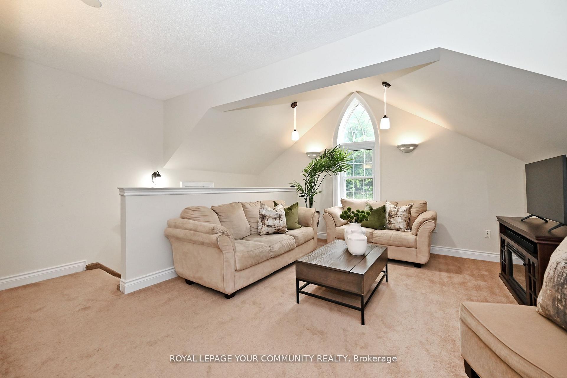 Photo 23 of 50 The Queensway, Georgina, Keswick North — HOMEH