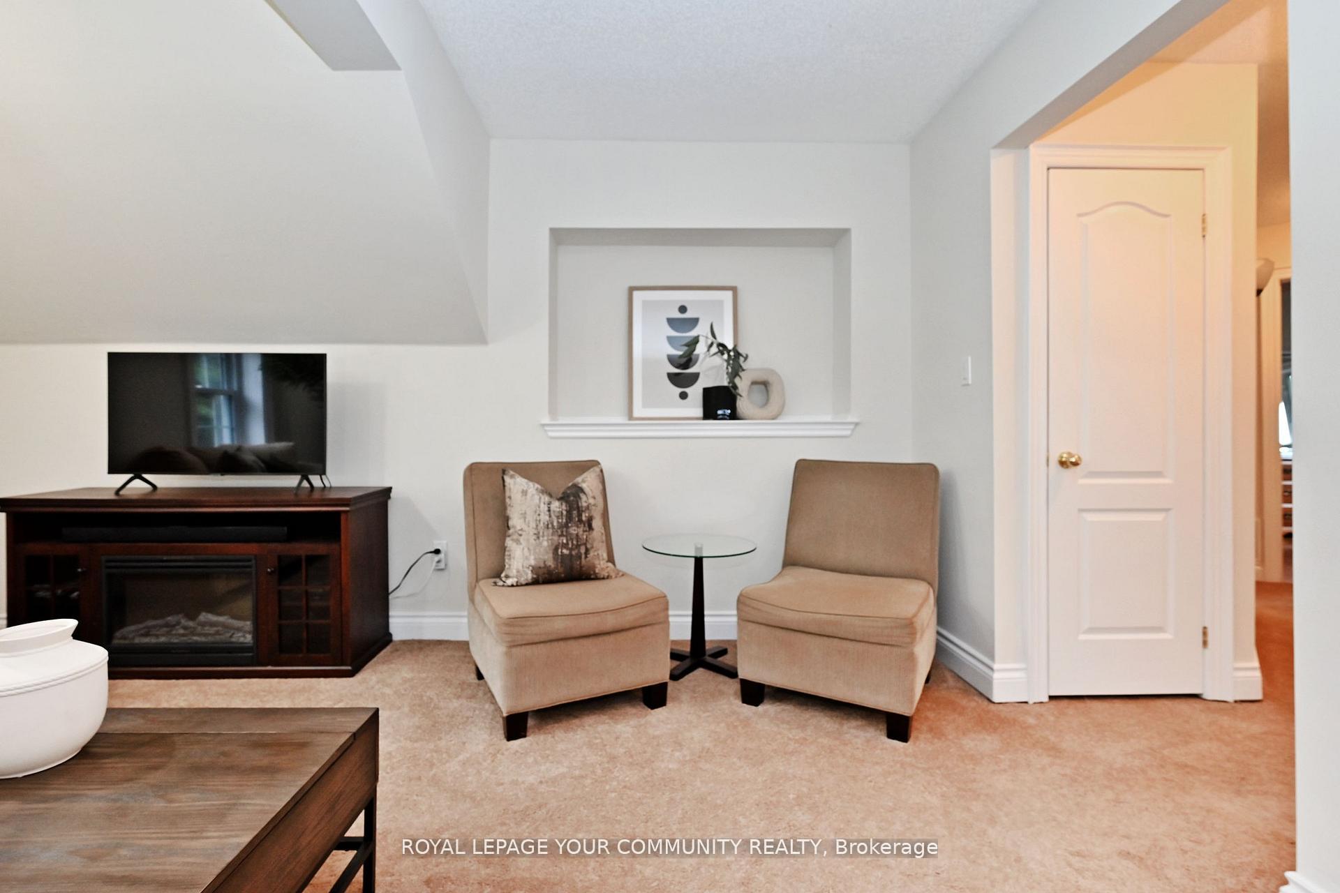 Photo 24 of 50 The Queensway, Georgina, Keswick North — HOMEH