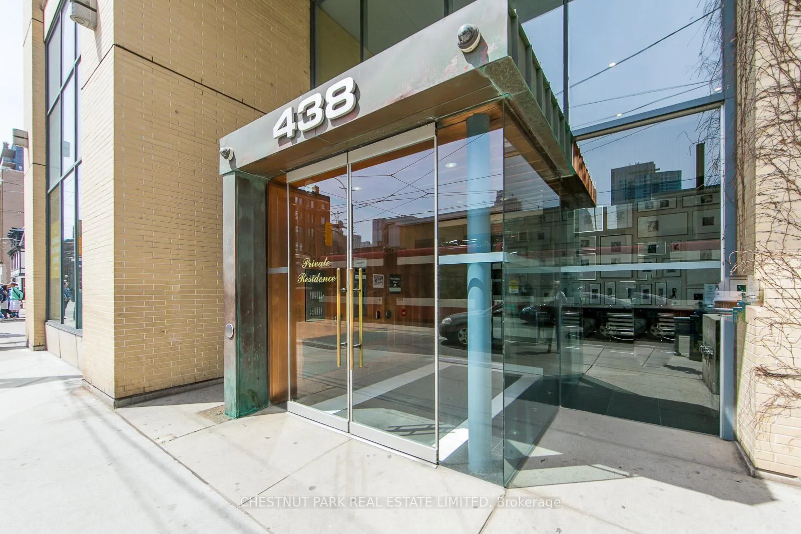 Front of Unit 417, 438 King Street W