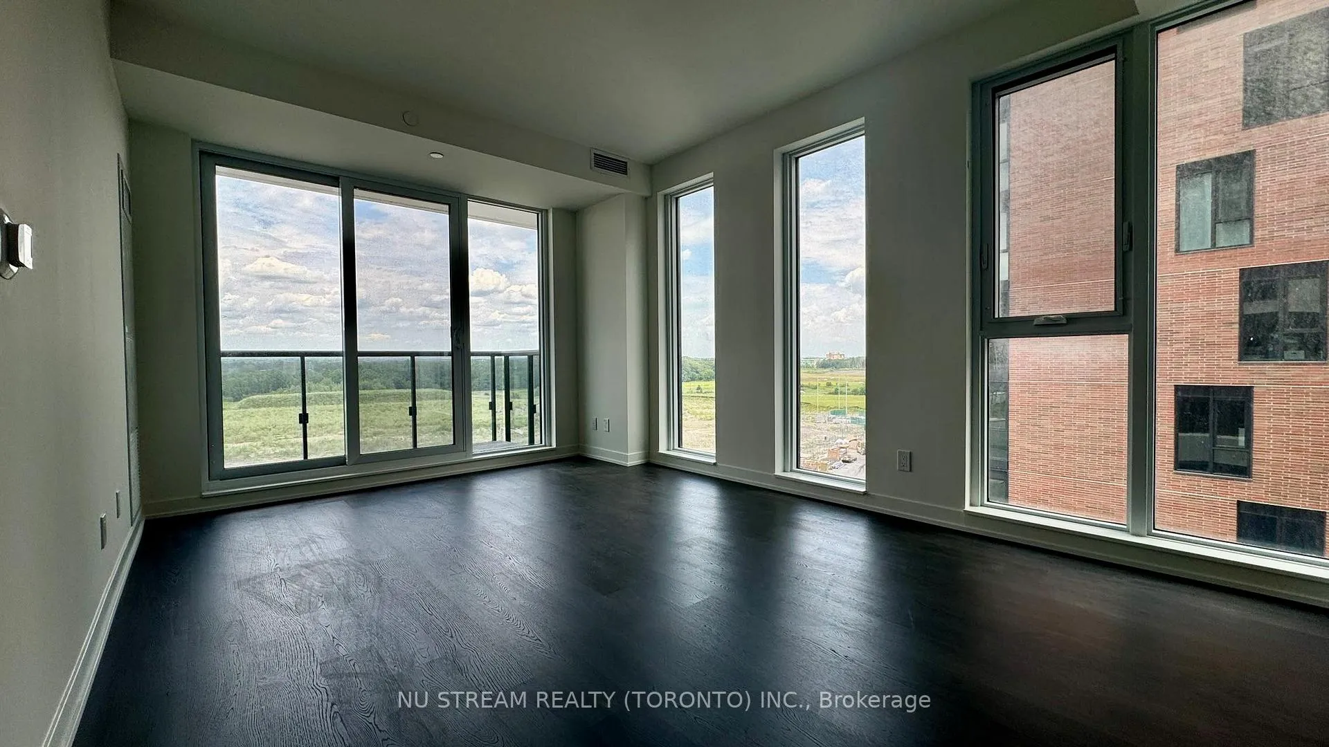 Photo 6 of Unit B611, 292 Verdale Crossing, Markham, Unionville — HOMEH