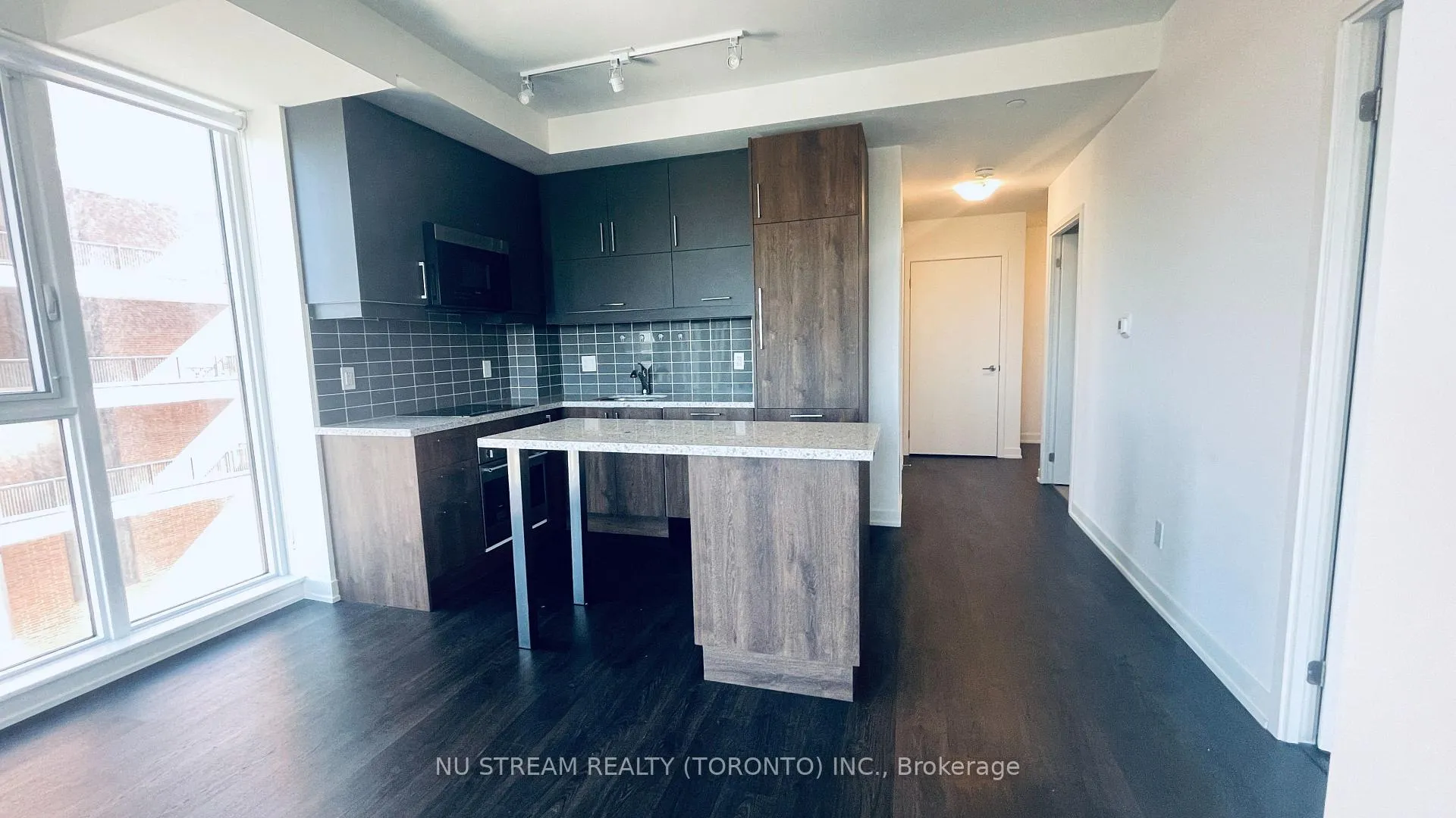 Photo 8 of Unit B611, 292 Verdale Crossing, Markham, Unionville — HOMEH