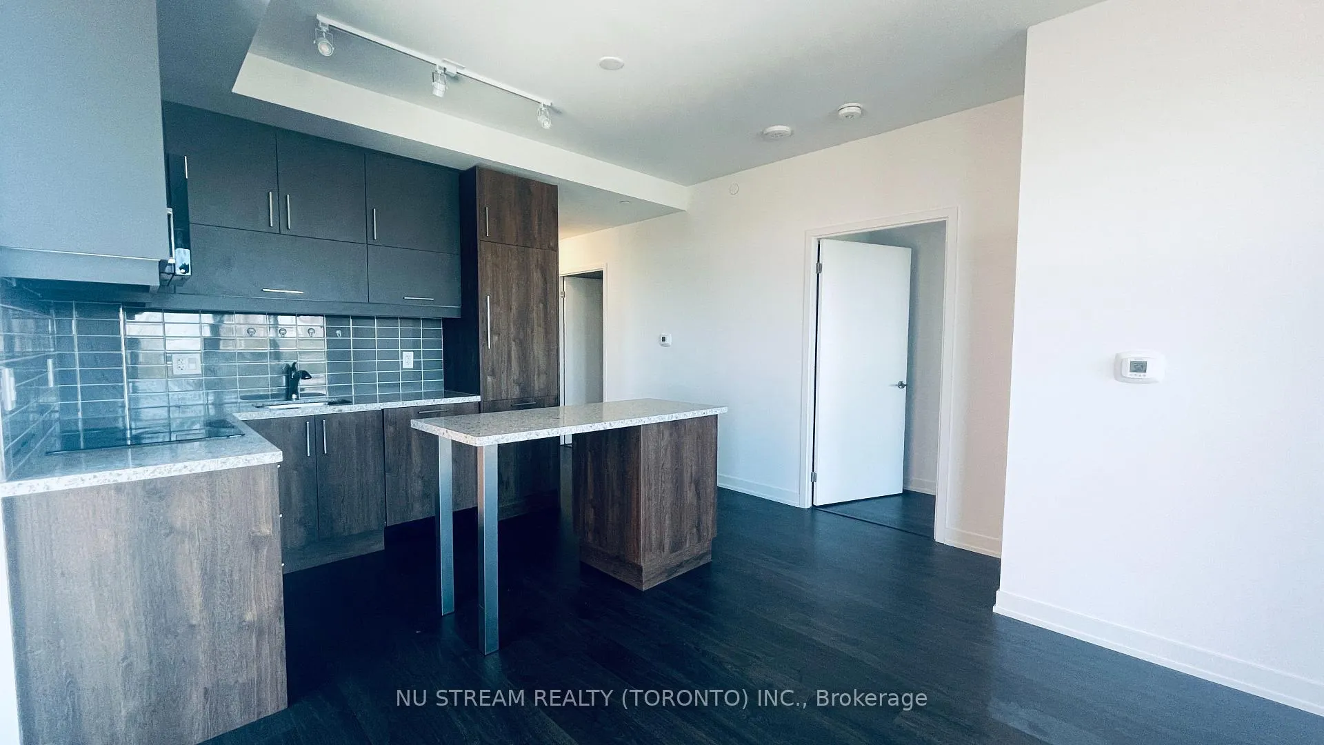 Photo 10 of Unit B611, 292 Verdale Crossing, Markham, Unionville — HOMEH