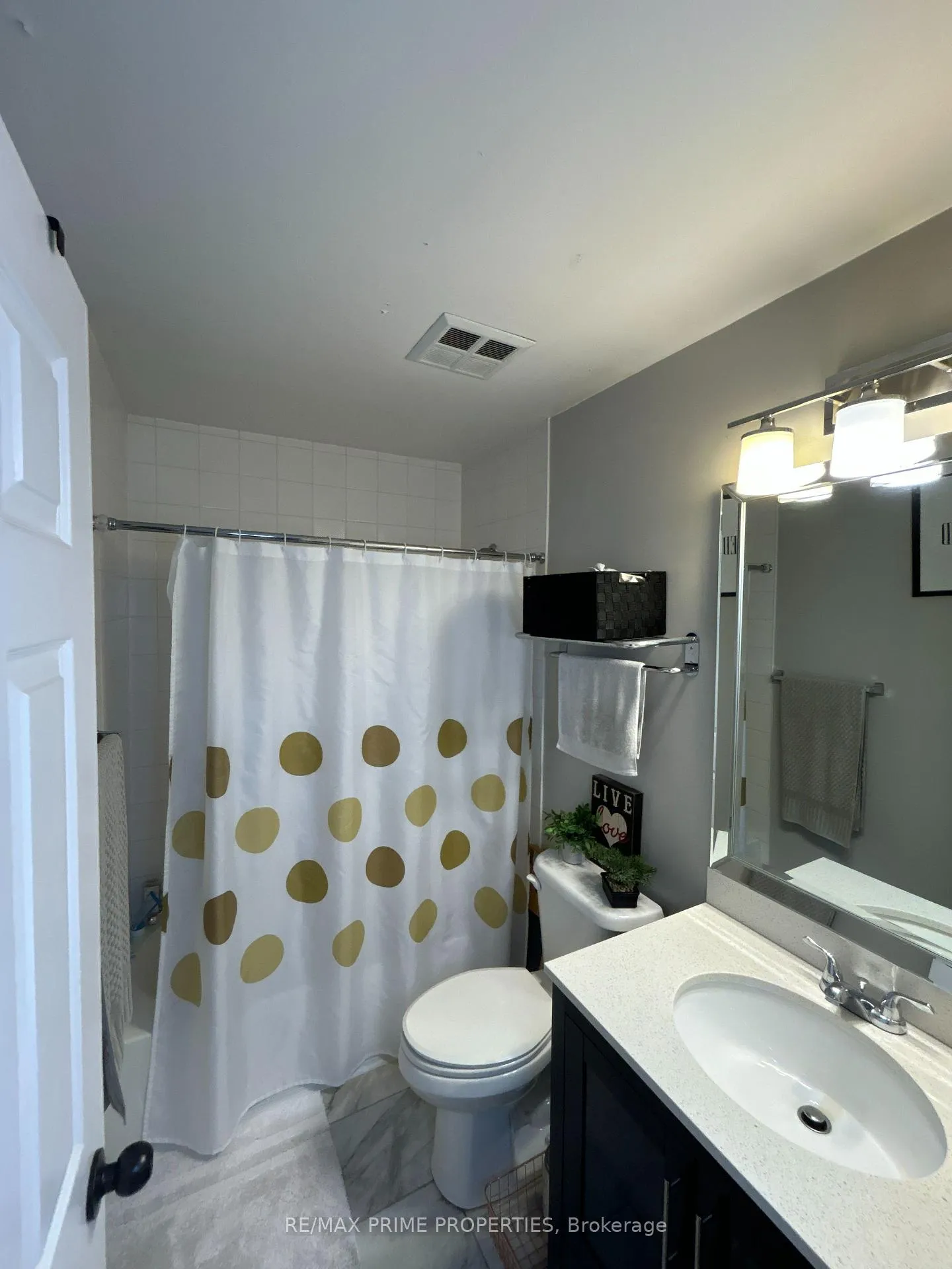Photo 11 of Unit 407, 191 Lake Driveway, Ajax, South West — HOMEH