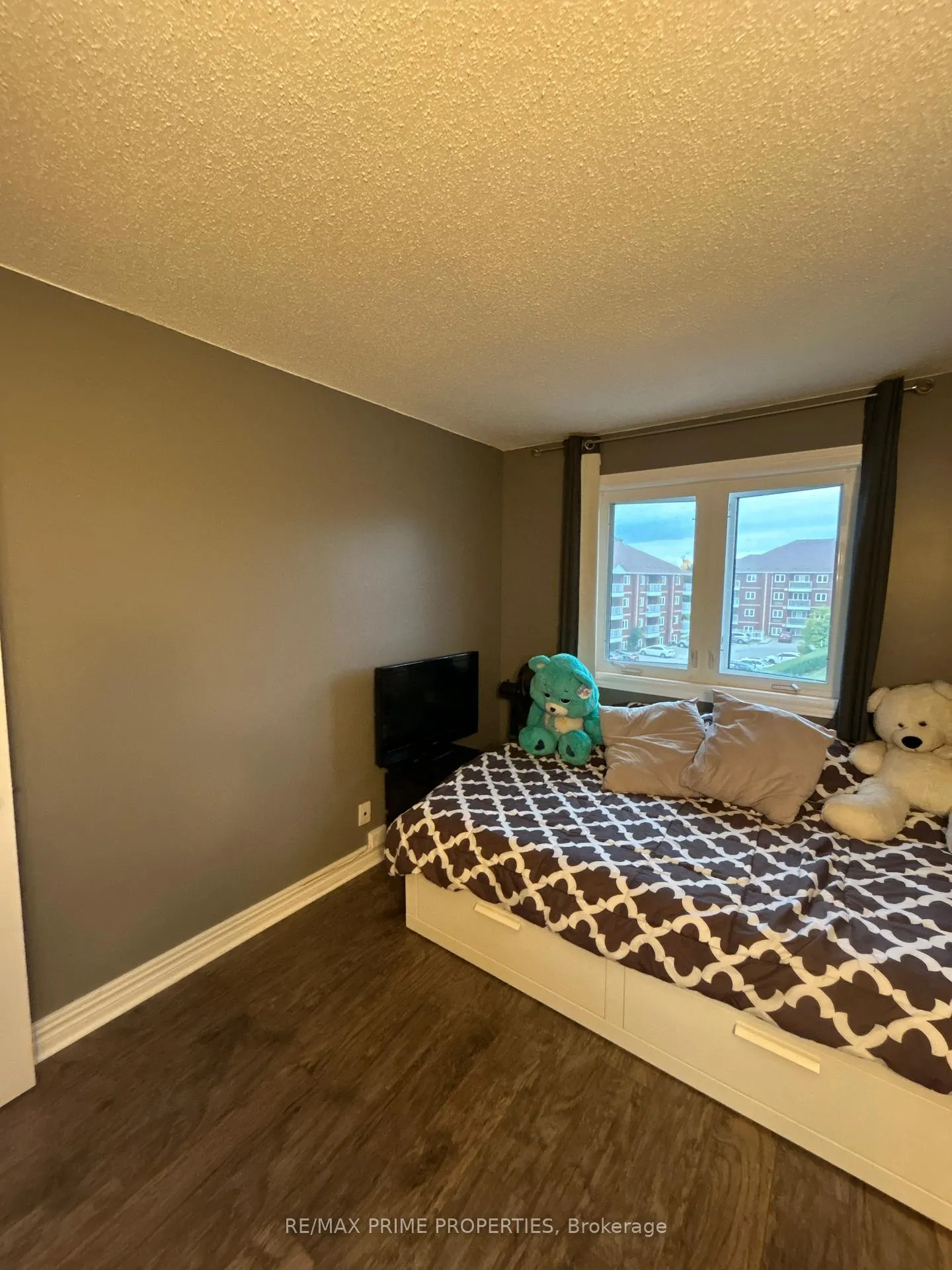 Photo 12 of Unit 407, 191 Lake Driveway, Ajax, South West — HOMEH