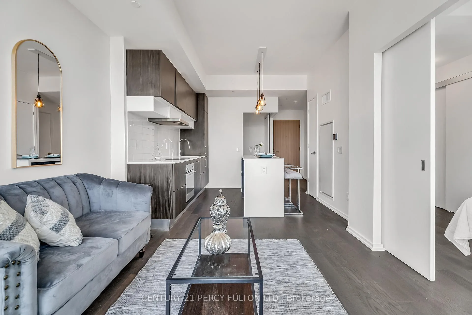Photo 4 of Unit 1716, 8 Hillsdale Avenue E, Toronto, Mount Pleasant West — HOMEH