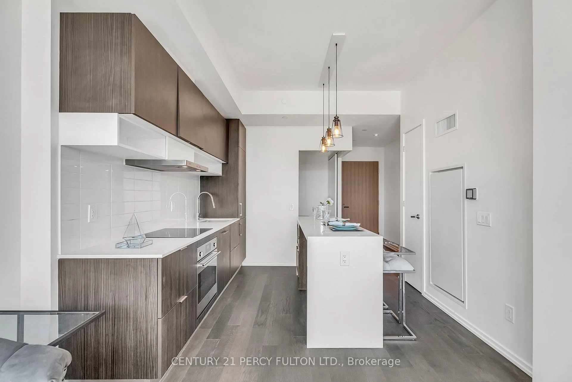 Photo 8 of Unit 1716, 8 Hillsdale Avenue E, Toronto, Mount Pleasant West — HOMEH