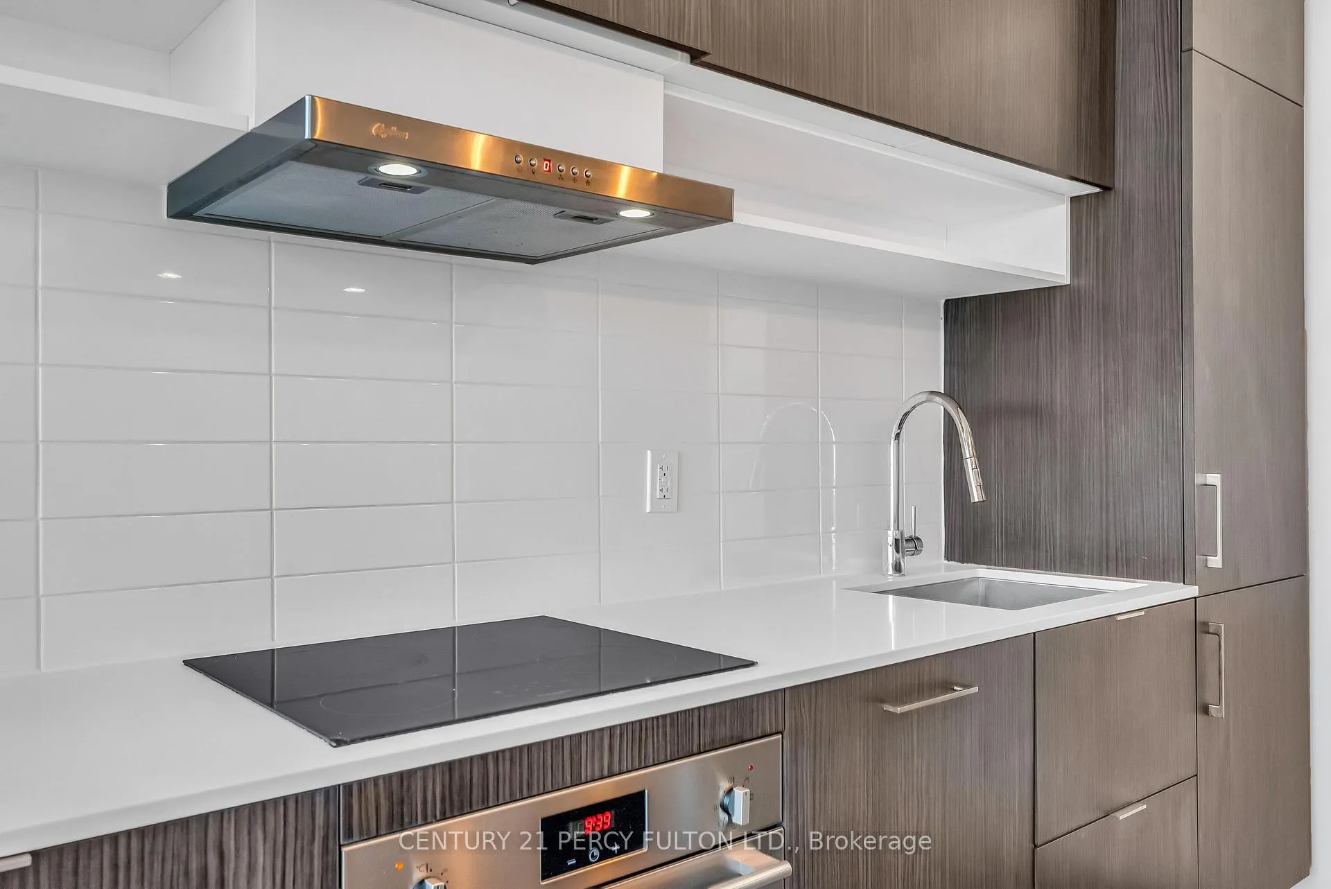 Photo 11 of Unit 1716, 8 Hillsdale Avenue E, Toronto, Mount Pleasant West — HOMEH