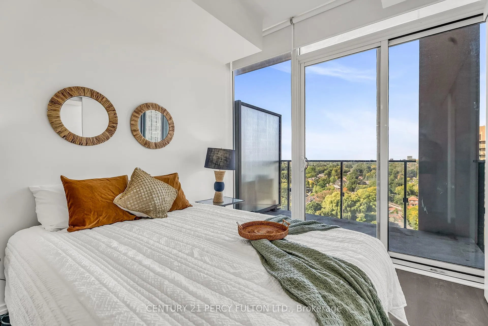 Photo 14 of Unit 1716, 8 Hillsdale Avenue E, Toronto, Mount Pleasant West — HOMEH