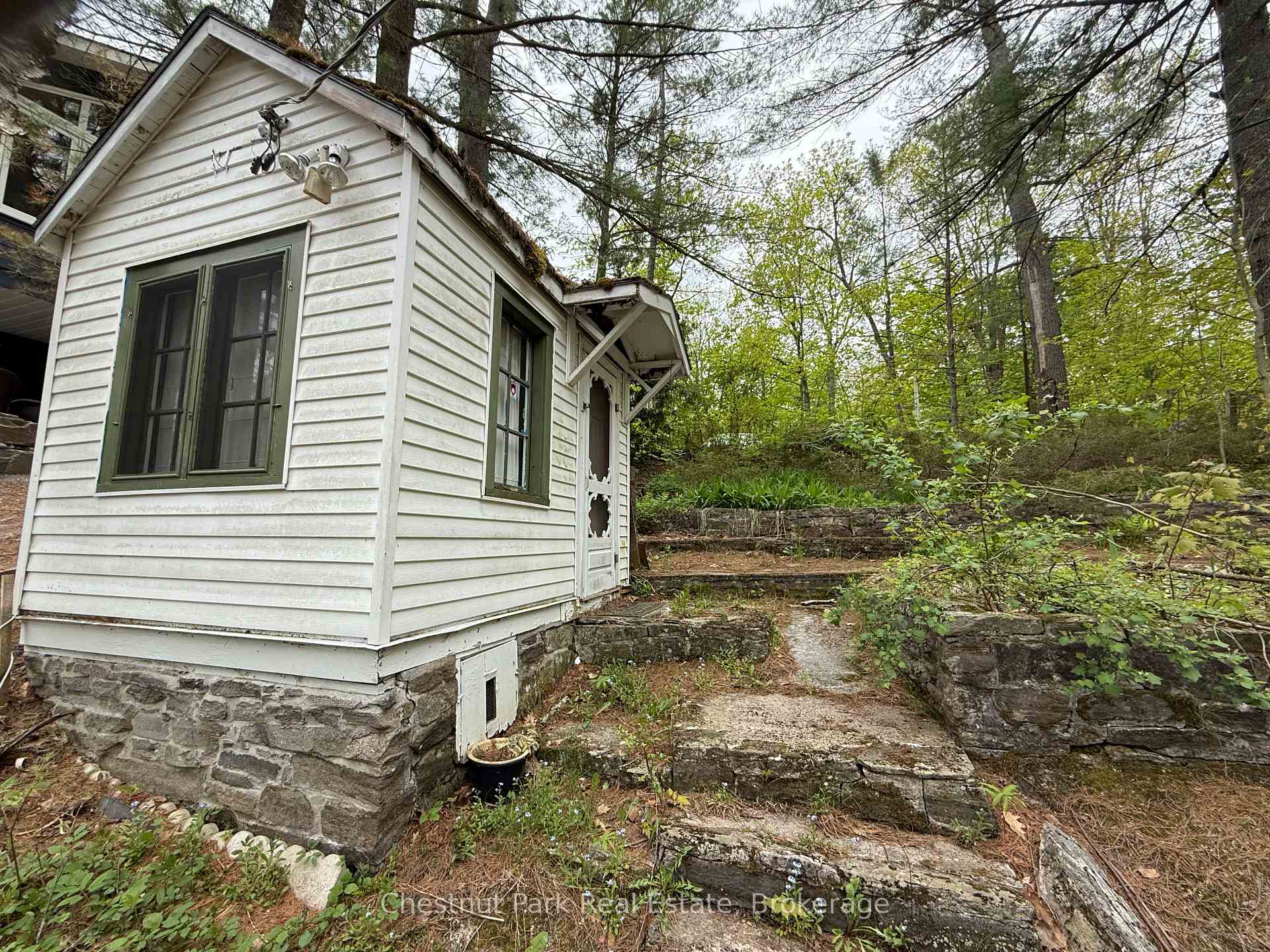Photo 10 of 1042 3100 Road, Gravenhurst, Muskoka (S) — HOMEH