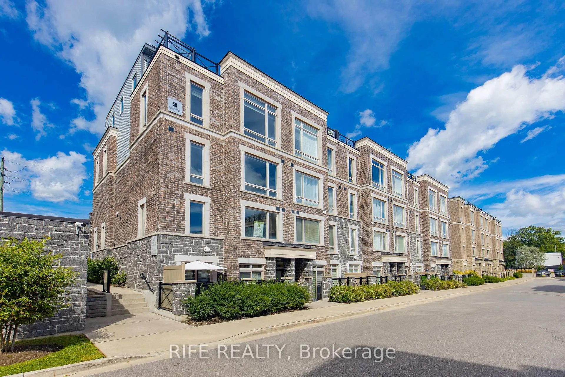 Front of Unit 604, 50 Dunsheath Way